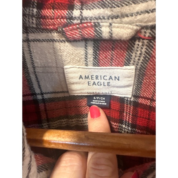 American Eagle women's Flannel Shirt Plaid Red White Button Up Casual Small - Picture 3 of 7